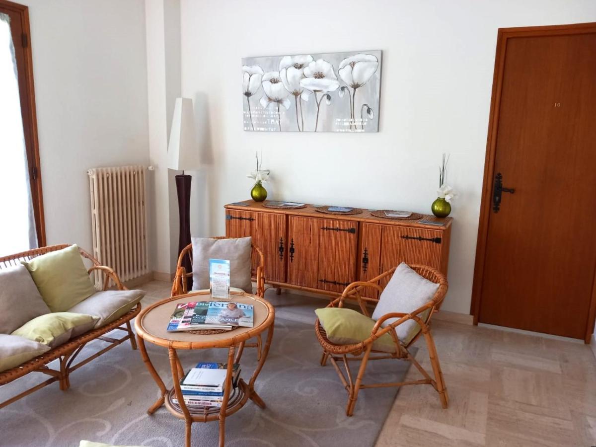 Hôtel Cap Soleil Cavalaire-sur-Mer Eksteriør billede