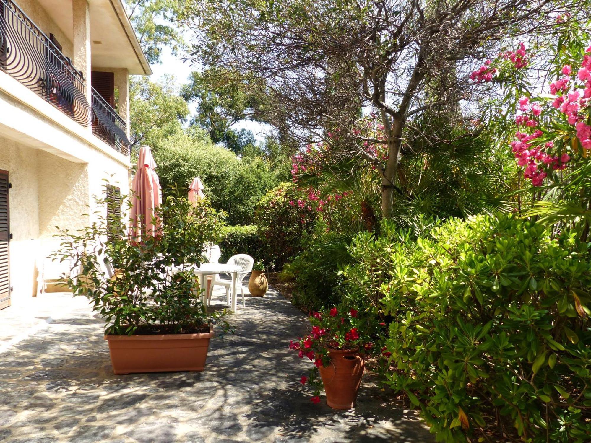 Hôtel Cap Soleil Cavalaire-sur-Mer Eksteriør billede